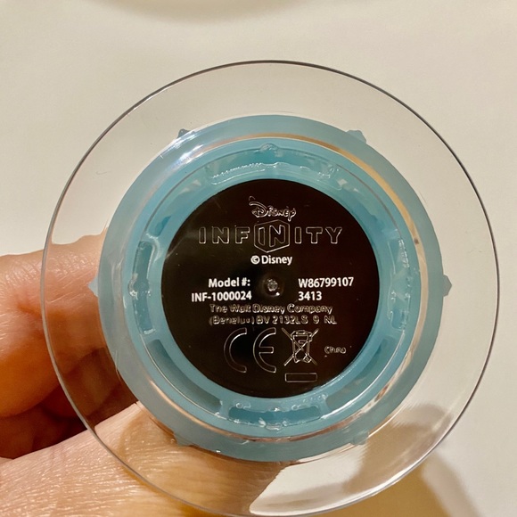 Disney Infinity Anna Figure and Web Code Card - Picture 4 of 5